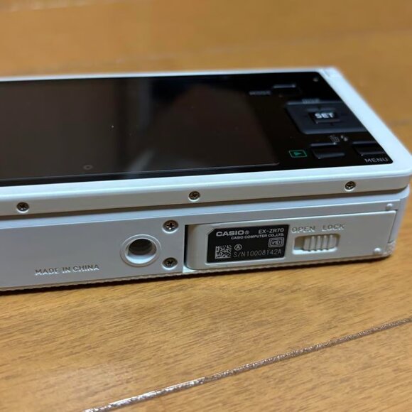 CASIO EXILIM EX-ZR70 WE Digital Camera - Picture 5 of 7